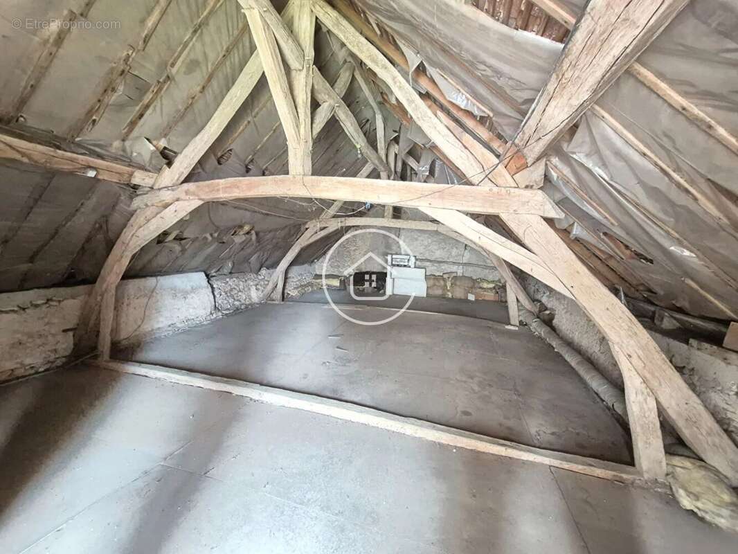 Maison à LA CHAPELLE-VENDOMOISE