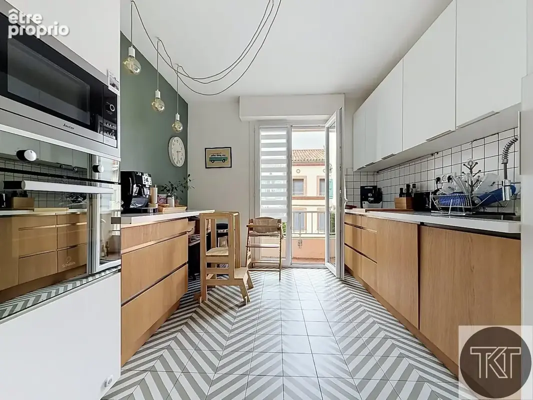 Appartement 104 m² traversants  3 chambres  garage  cave  deux balcons - photo 3