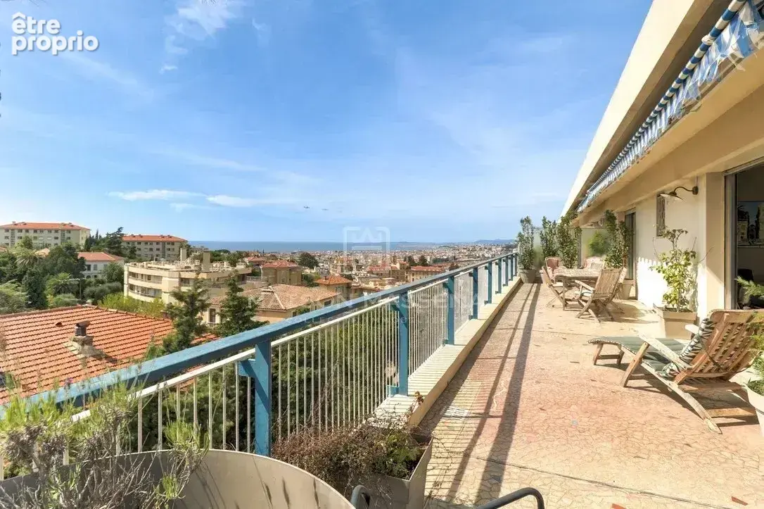 Cimiez - Dernier Étage - Appartement-Villa - Très  Grande Terrasse - photo 15