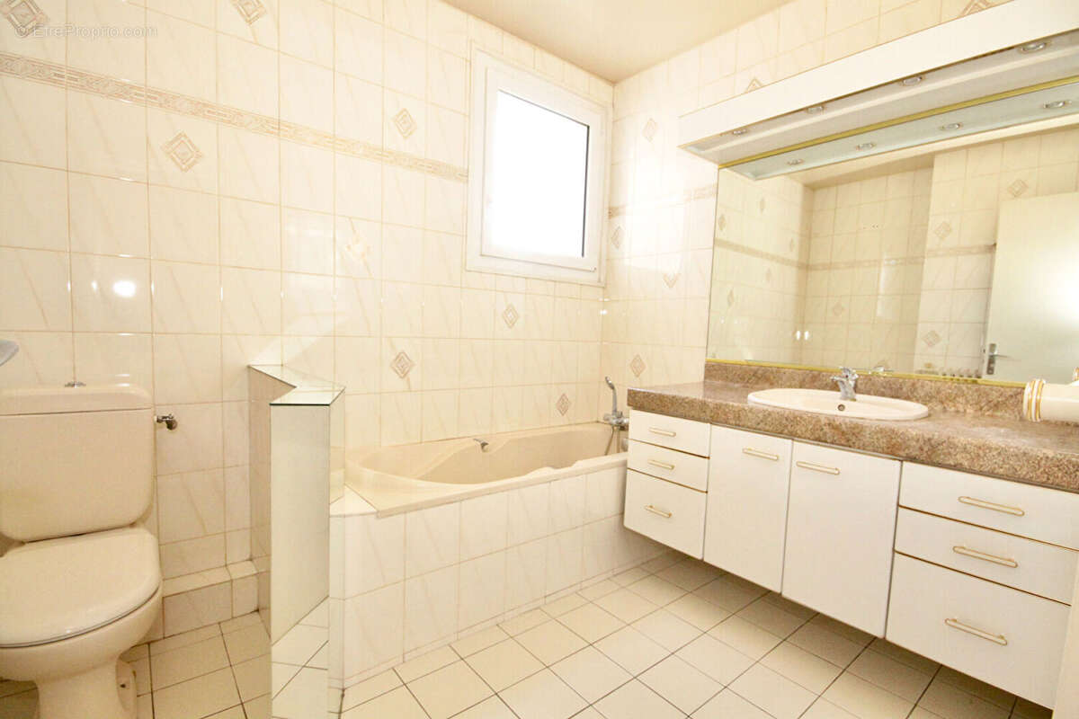 Appartement à FONTENAY-SOUS-BOIS