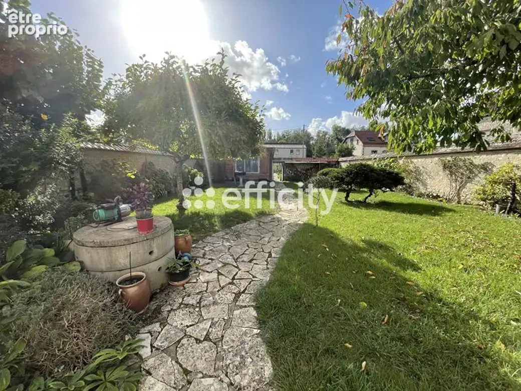 Maison 184 m² à Saint-Pierre-Les-Nemours  - photo 2