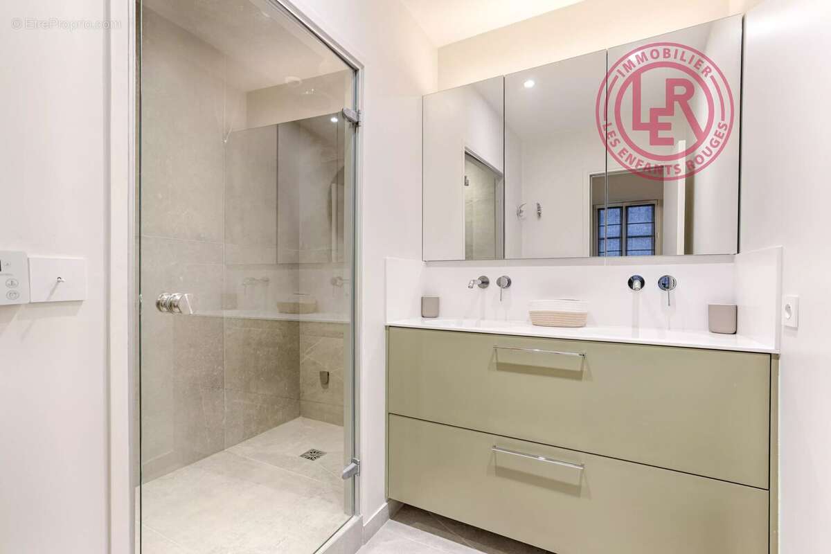 Appartement à PARIS-3E
