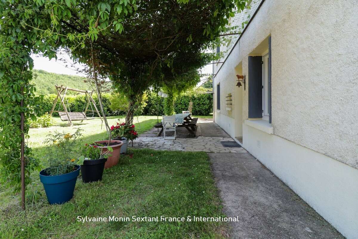 Maison à COULAURES