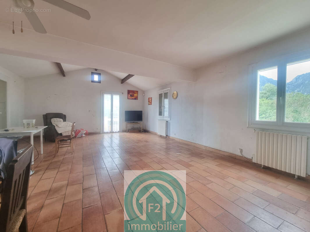 Grande propriété de 190m2 avec 19580m2 de terrain, à Santa Maria Poggio - photo 9