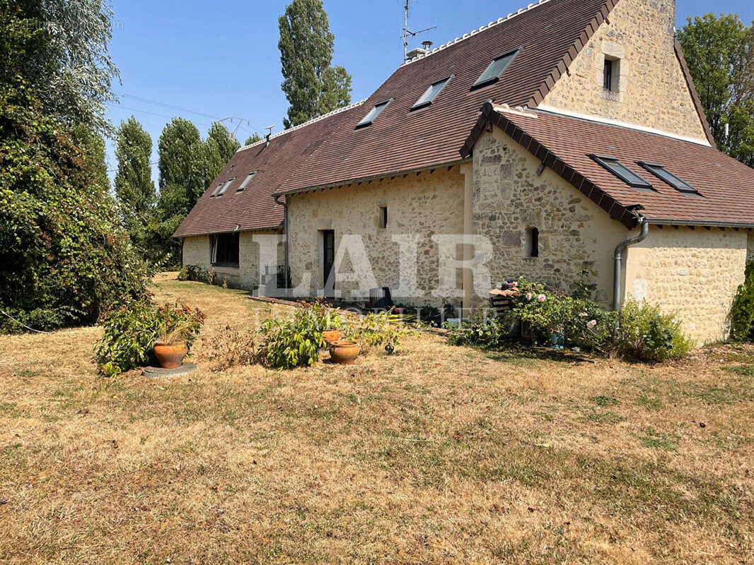 Longère avec une piscine au bout d'un chemin à vendre, réf B15534 - photo 5