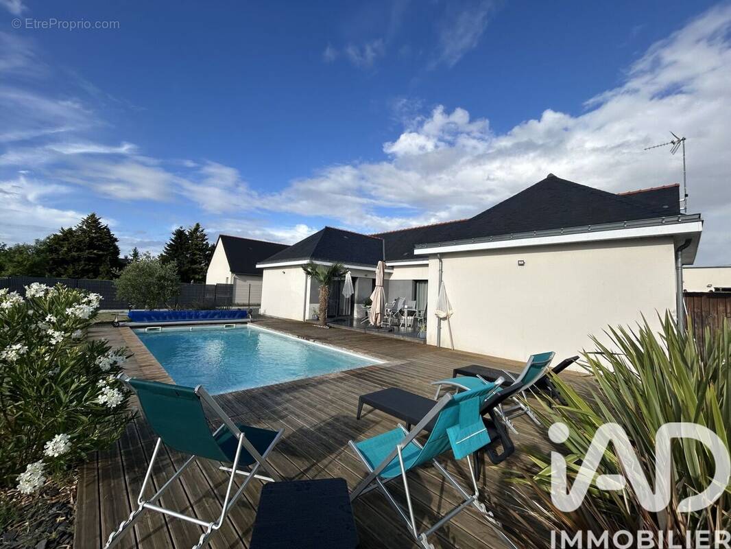 Photo 1 - Maison à LONGUE-JUMELLES