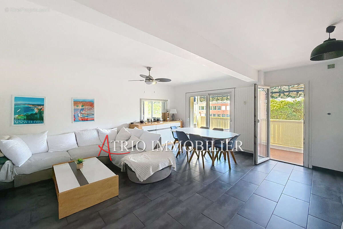 Appartement à SAINT-LAURENT-DU-VAR