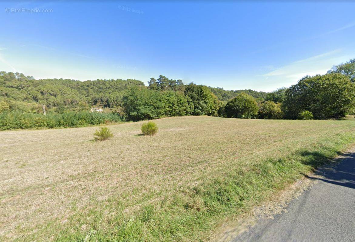 Terrain à SARLAT-LA-CANEDA