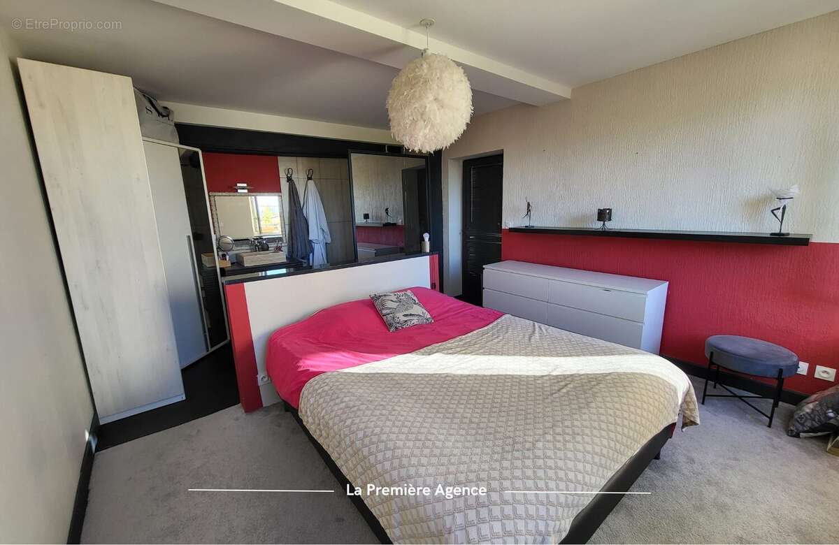 Appartement à PONTCHARRA-SUR-TURDINE