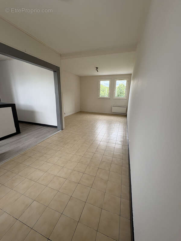 Appartement T3 rénové avec garage et cave   Résidence sécurisée à Vierzon - photo 4