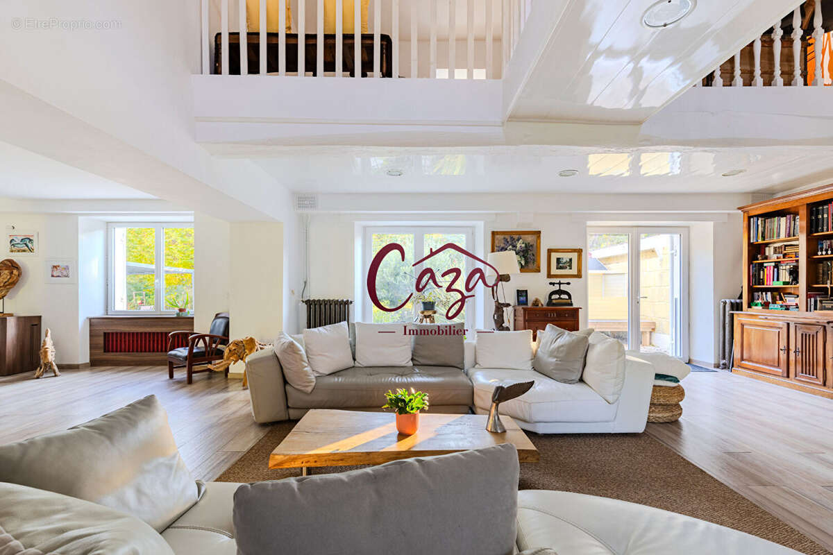 Maison à FARGUES-SAINT-HILAIRE