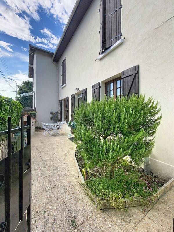 Appartement à SAINT-MAUR-DES-FOSSES