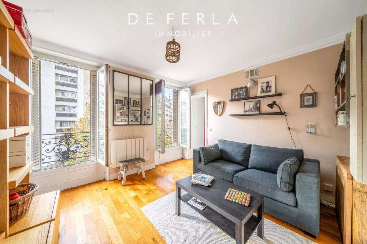 Appartement à PARIS-14E