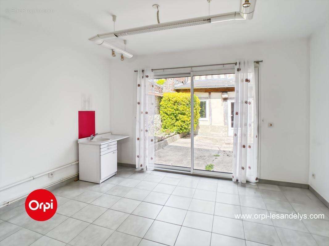Maison et local commercial À Vendre - photo 7