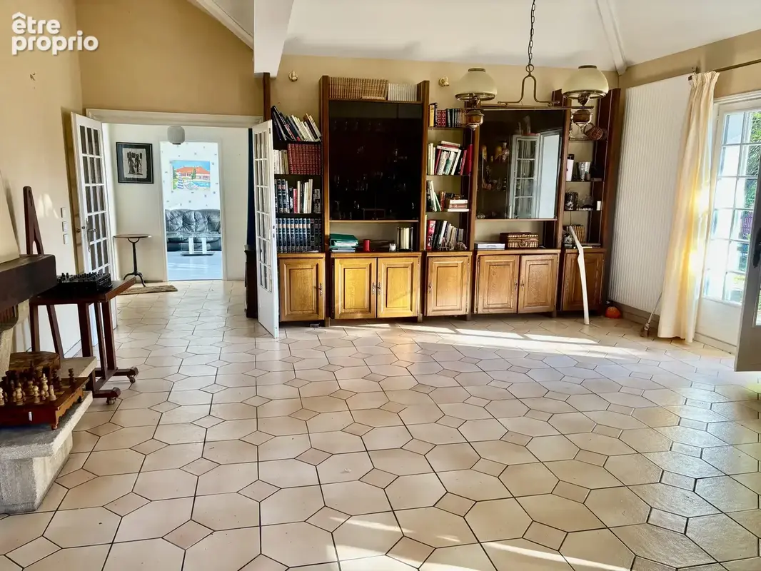 Maison 6 pieces - 4 chambres - jardin - garage - photo 3