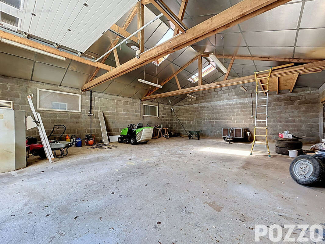 Maison avec grand sous-sol, dépendances de 275 m² et espace bien-être - photo 15