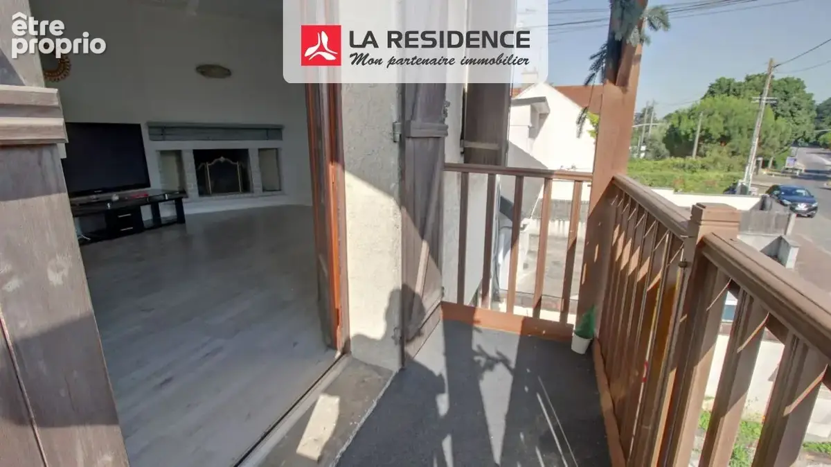 Appartement 5 pièces 79 m² à vendre à Les Clayes-Sous-Bois (78340) - photo 9
