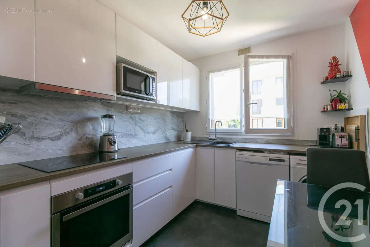 Appartement 71 m² à Saint-Maur-Des-Fosses  - photo 2