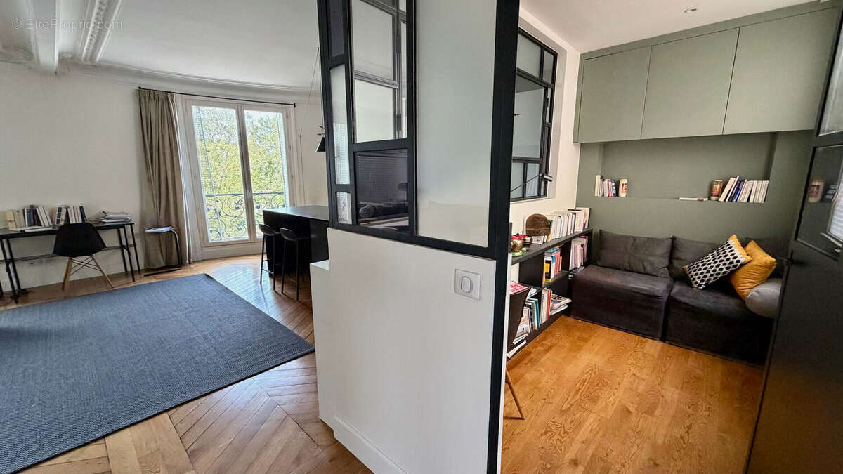 Appartement à PARIS-10E