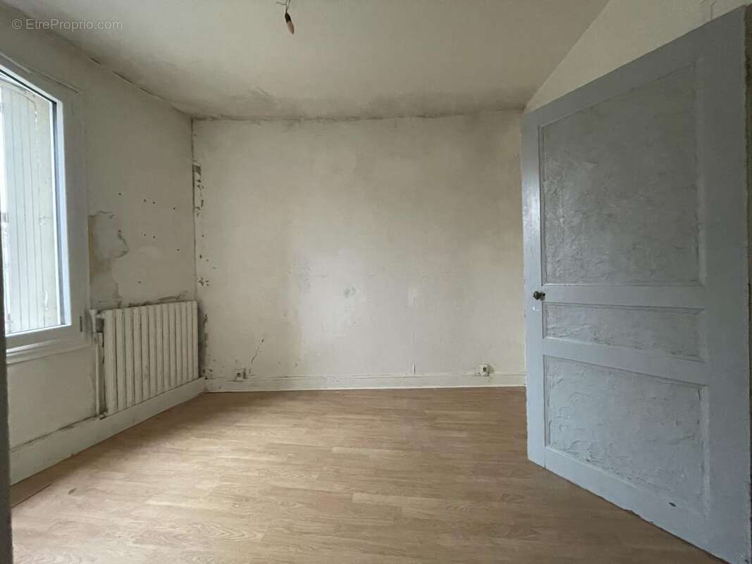 Maison à SARGE-LES-LE-MANS