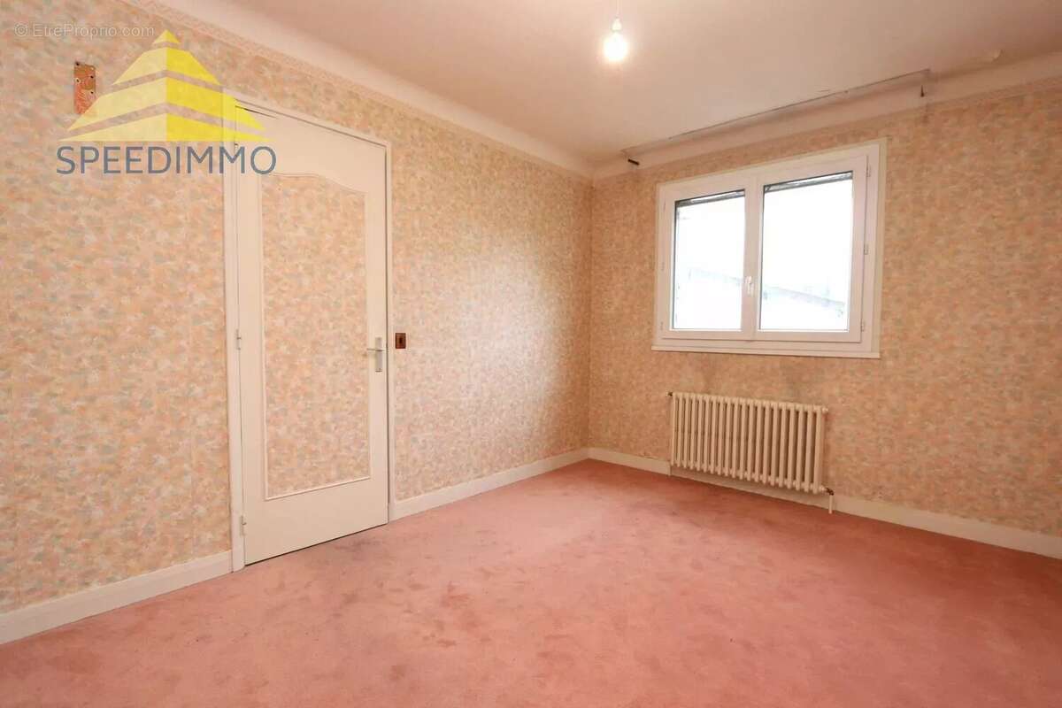 Maison à MANDRES-LES-ROSES