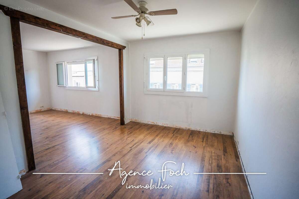 Appartement à AUREILHAN