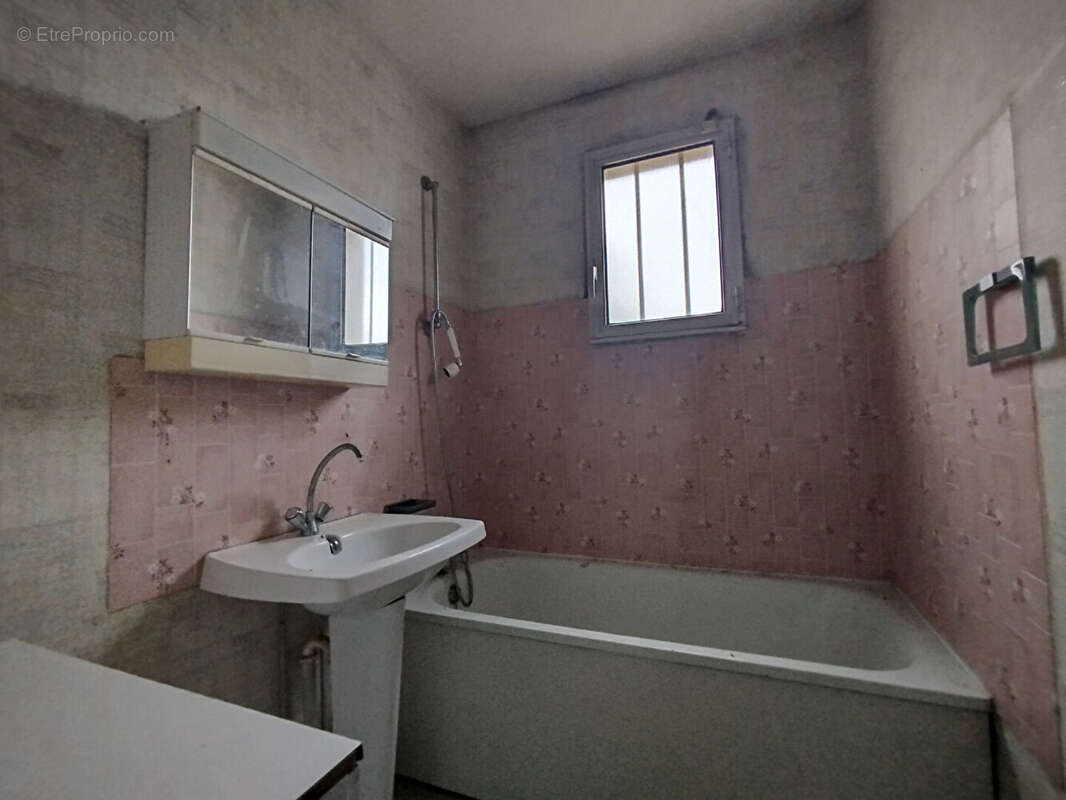 Maison à SAINT-REMY-SUR-AVRE