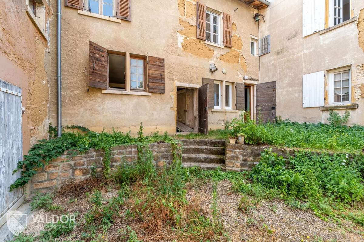 Maison à JASSANS-RIOTTIER