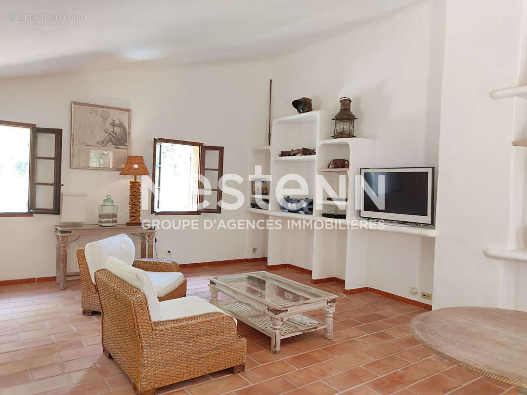 Maison à LA GARDE-FREINET