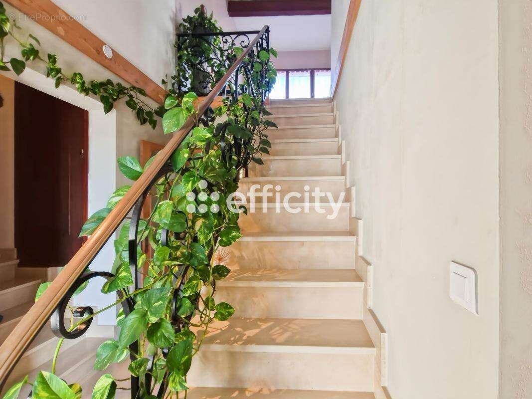 Maison à PORT-DES-BARQUES