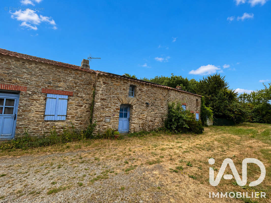 Maison 152 m² à Le Cellier  - photo 2