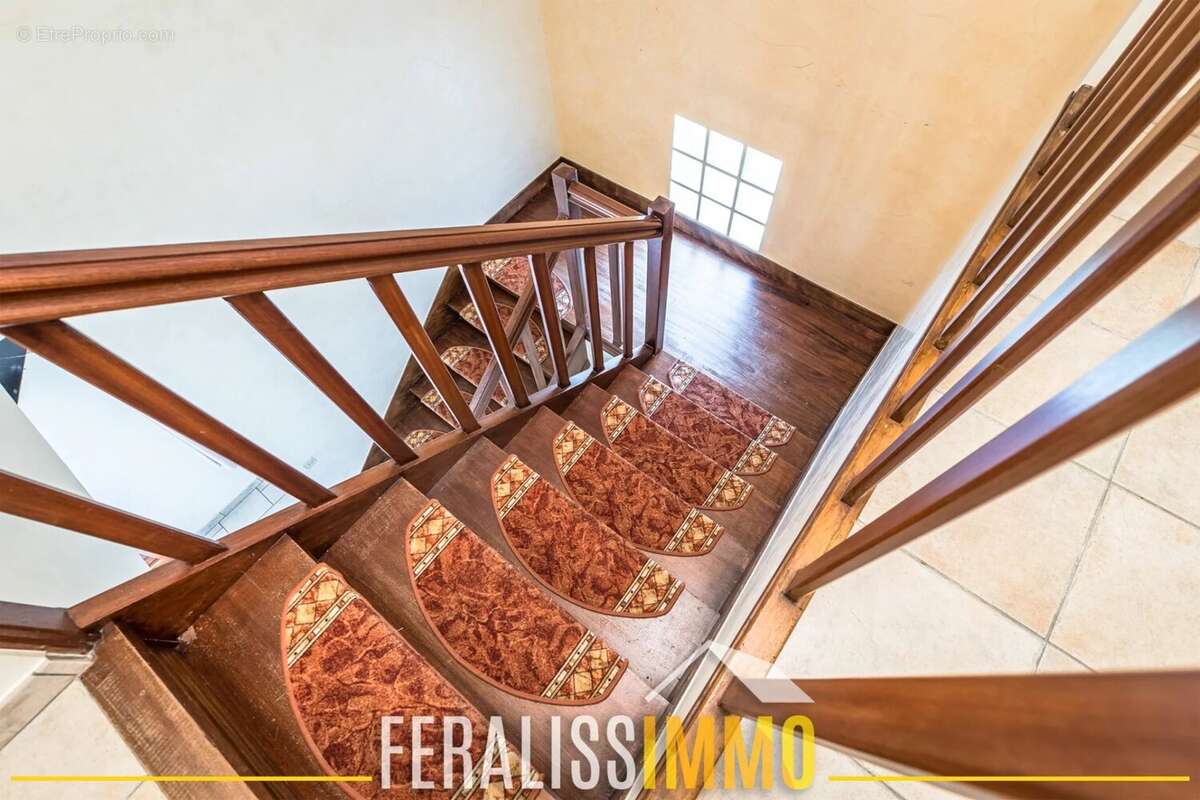 Maison à VAUX-SUR-SEINE