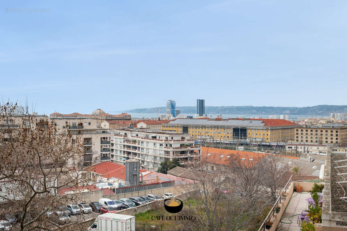 Appartement à MARSEILLE-4E