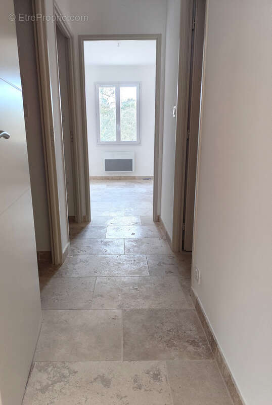 Appartement à JONQUIERES-SAINT-VINCENT