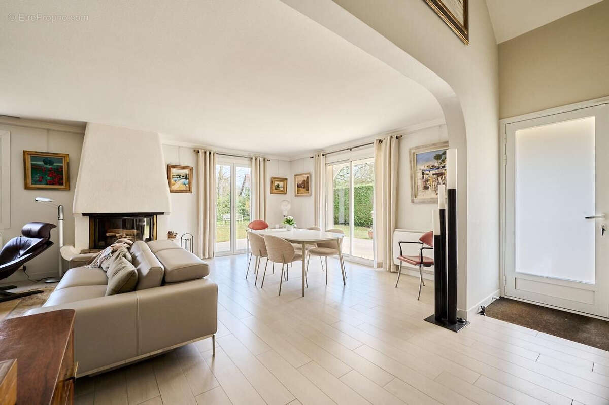 Maison à CHEVIGNY-SAINT-SAUVEUR