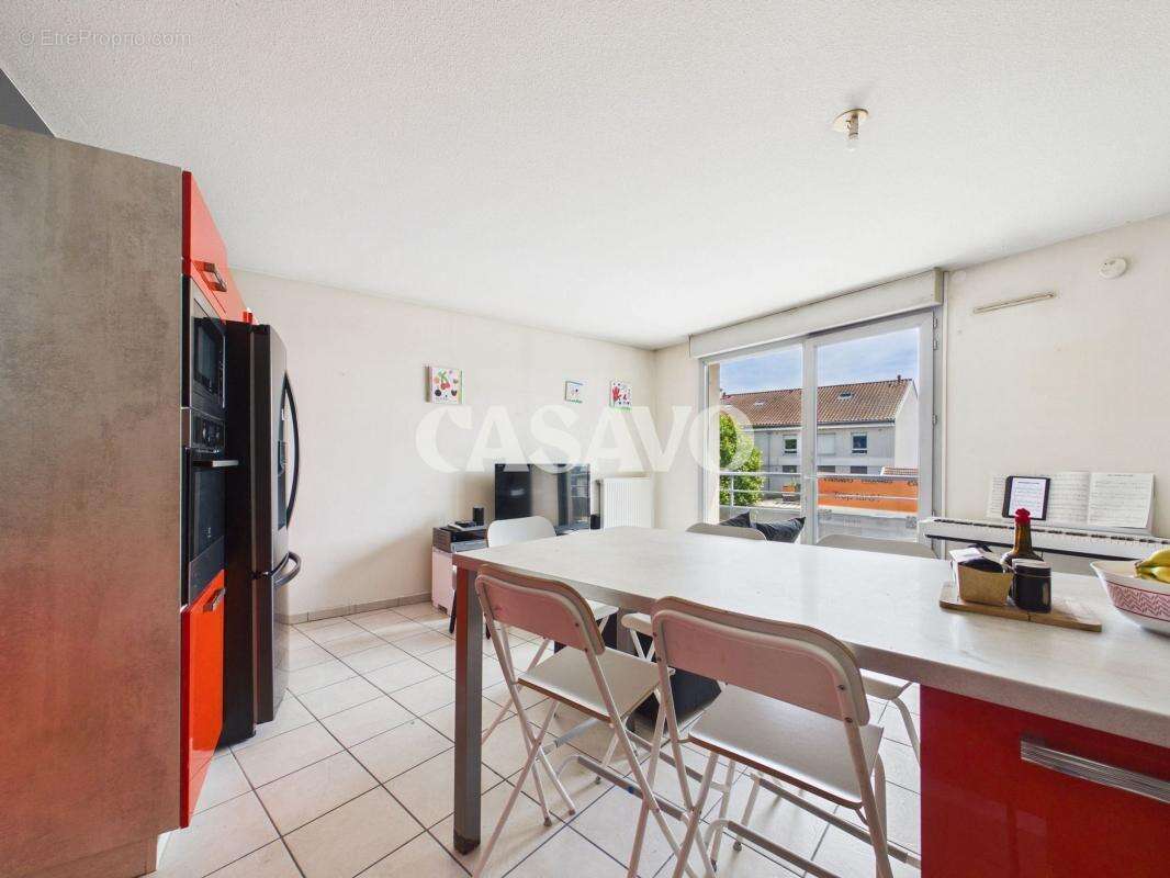 Appartement à DECINES-CHARPIEU