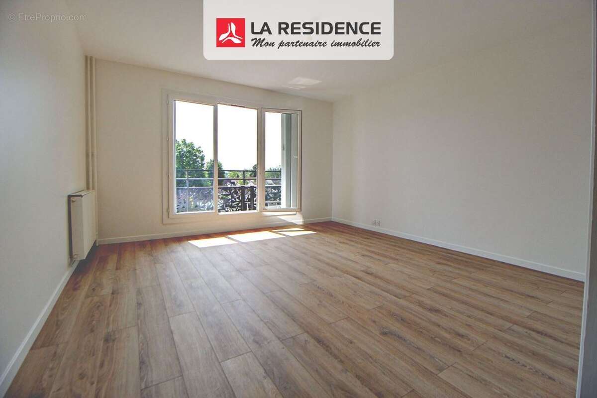Appartement à VERNEUIL-SUR-SEINE