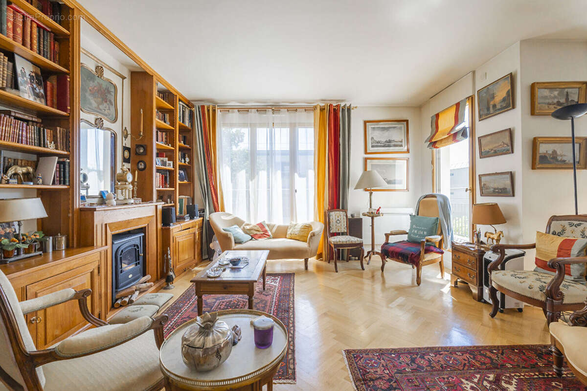 Appartement à GARCHES