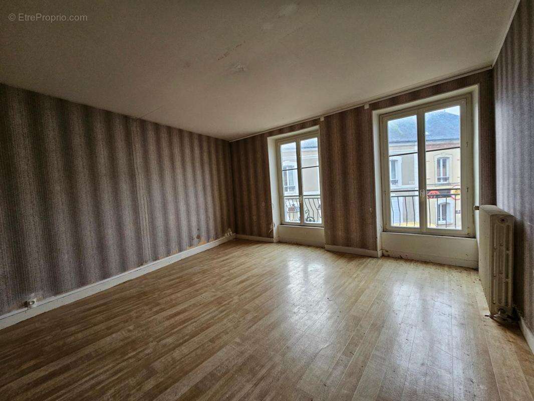 Appartement à MAROLLES-LES-BRAULTS