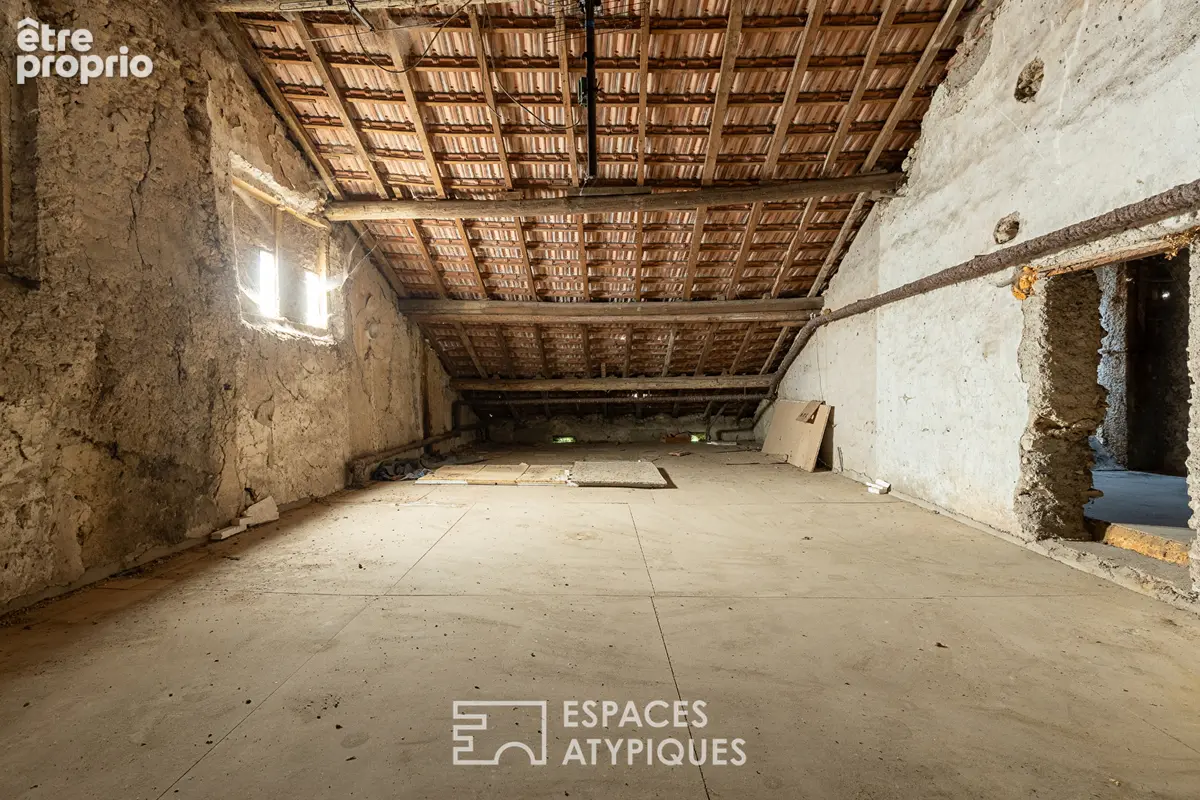 Maison lorraine aux poutres apparentes à réinventer et son vaste terrain - photo 14