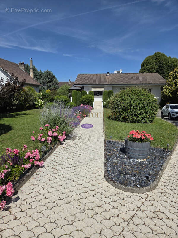 Maison à CHENS-SUR-LEMAN