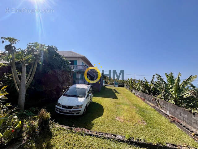 St Joseph TRES GRANDE MAISON F8 avec fort potentiel sur 976m2 de terrain - photo 17
