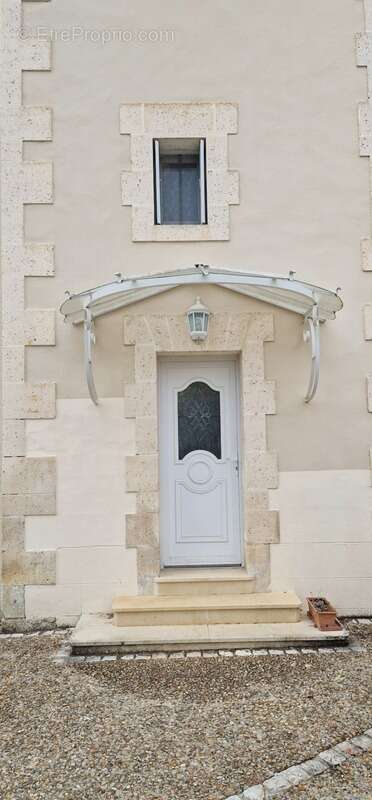 Maison à SAINT-YRIEIX-SUR-CHARENTE
