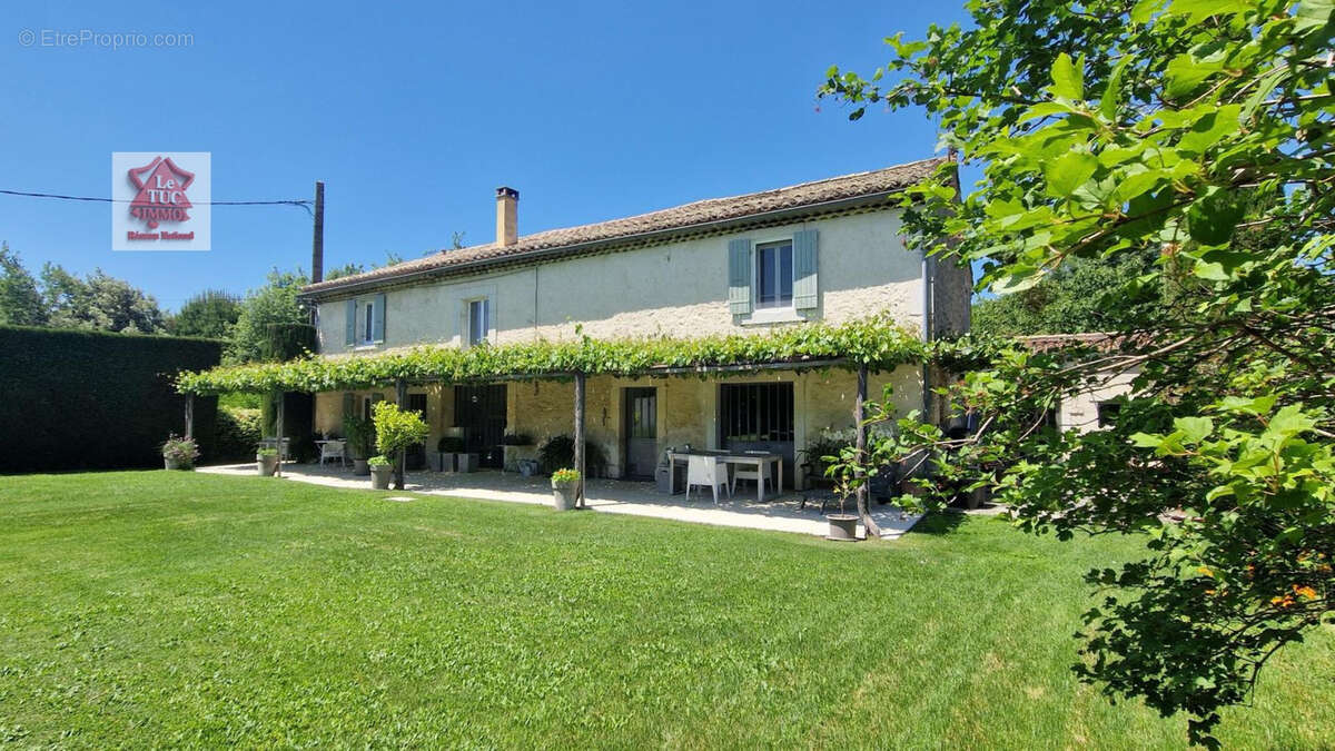 Maison à SUZE-LA-ROUSSE