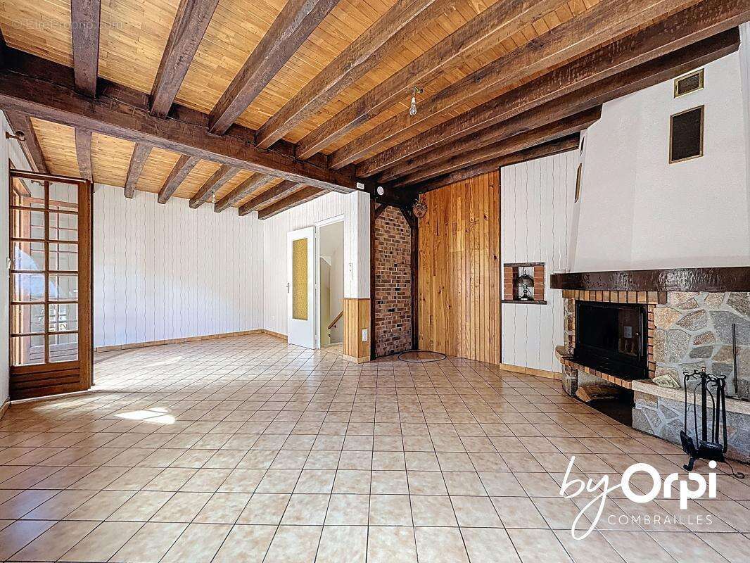 Maison à PONTAUMUR