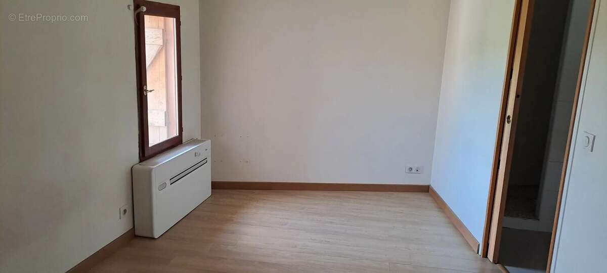 Maison à FIGANIERES