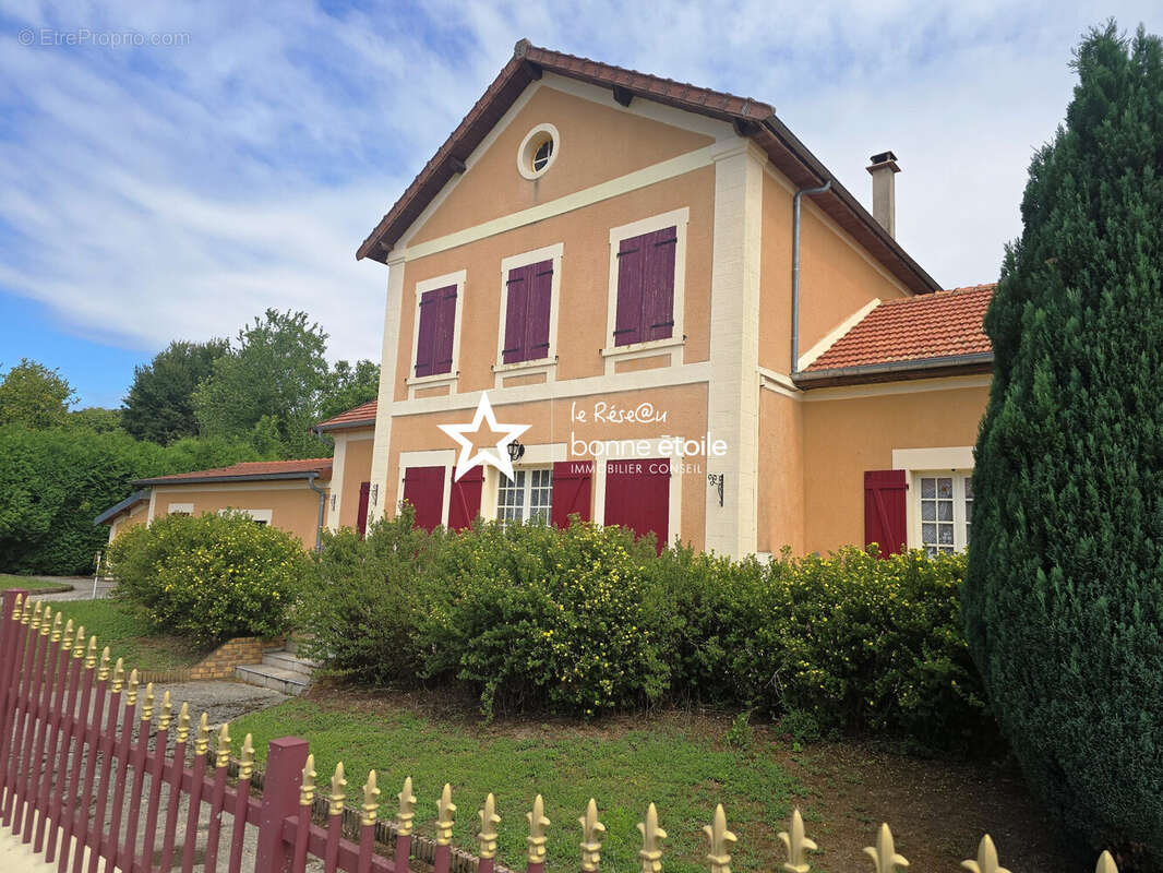 Maison à DOULEVANT-LE-CHATEAU