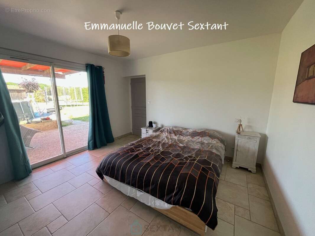 Maison contemporaine de plain-pied, 4 chambres, 2 sde, 2 wc, double-garage, 2000 m² de terrain - photo 9