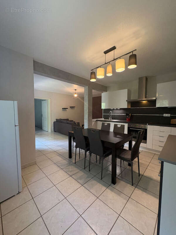 Appartement à ARS-SUR-MOSELLE
