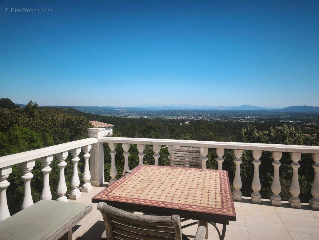 Maison à SAINT-MAXIMIN-LA-SAINTE-BAUME